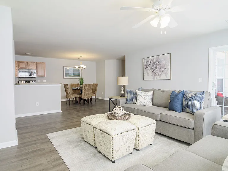 1801 Haddon Hall Dr — Photo 2