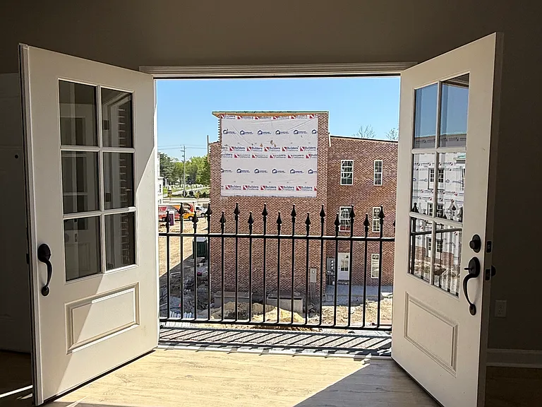 69 S Cedar Ave — Photo 15