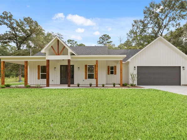 17039 E Hollyhill Dr, Plantersville, TX 77363