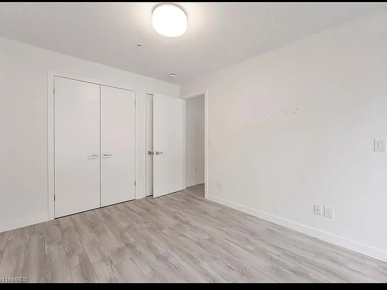 467 Charlton Ave E #402 — Photo 6