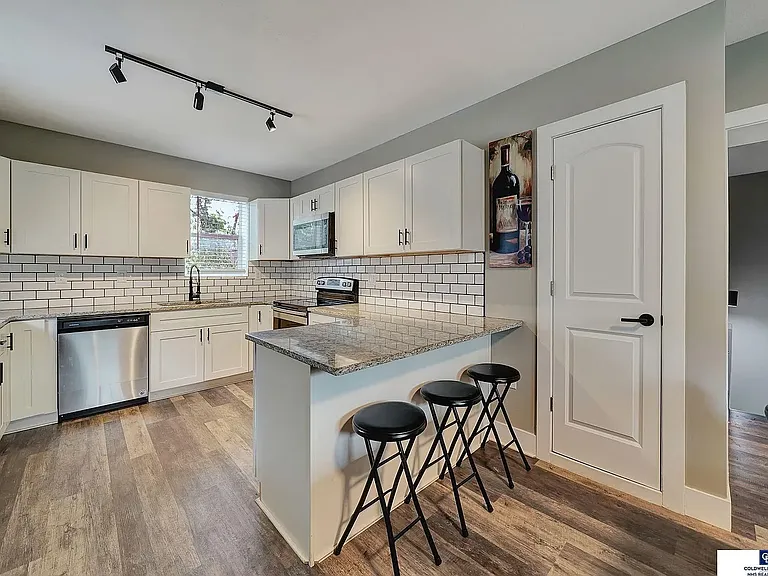 1836 H St #2 — Photo 21