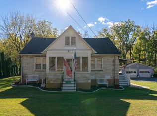 1752 Neffs Laurys Rd, Slatington, PA 18080