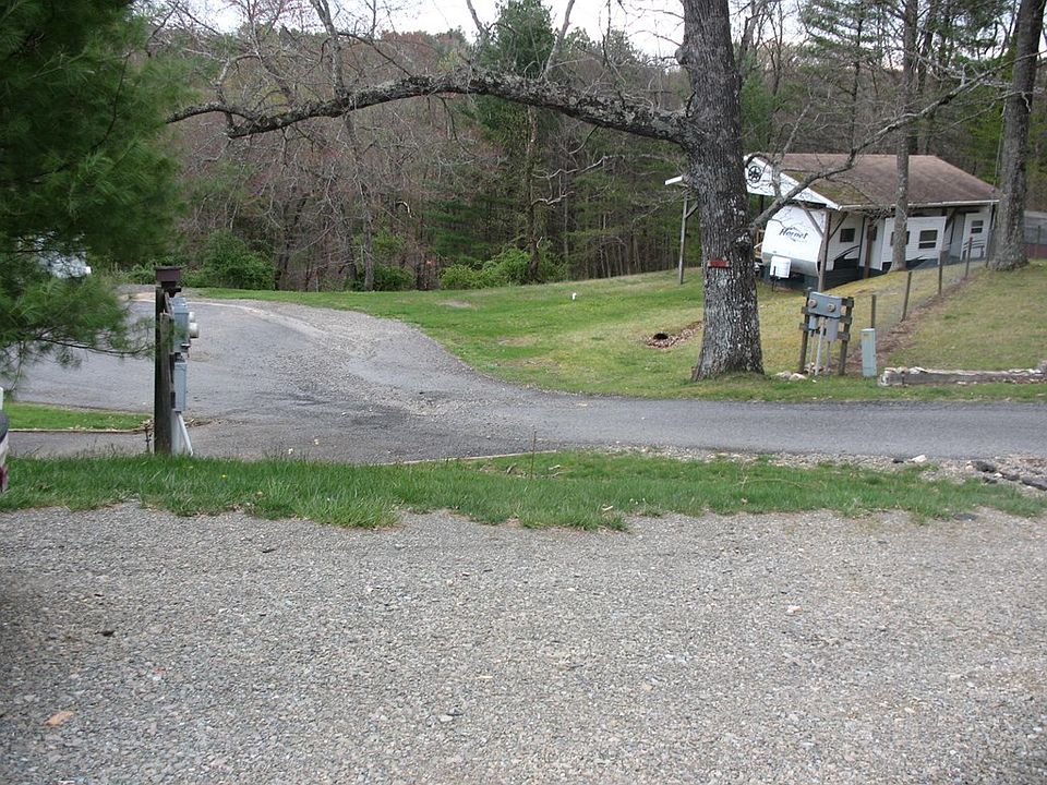 2nd image of 105 Starview Ln