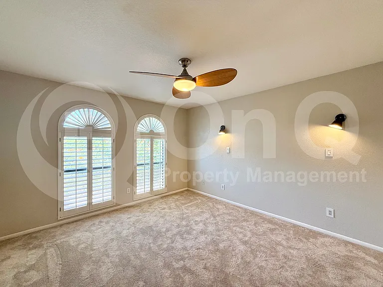 1915 E Buena Vista Dr — Photo 19