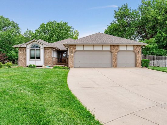 600 E High Plains Cir, Maize, KS 67101