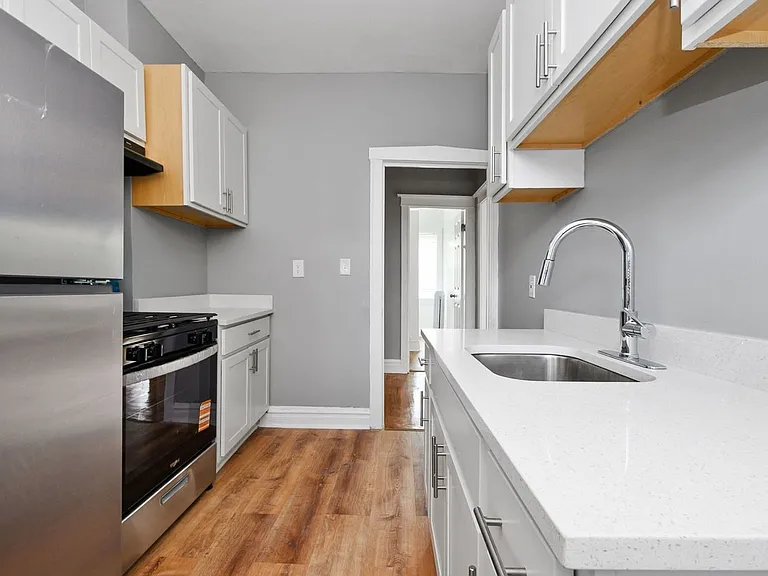 7557-59 S. Calumet Ave. / 348-58 E 76th St. — Photo 5