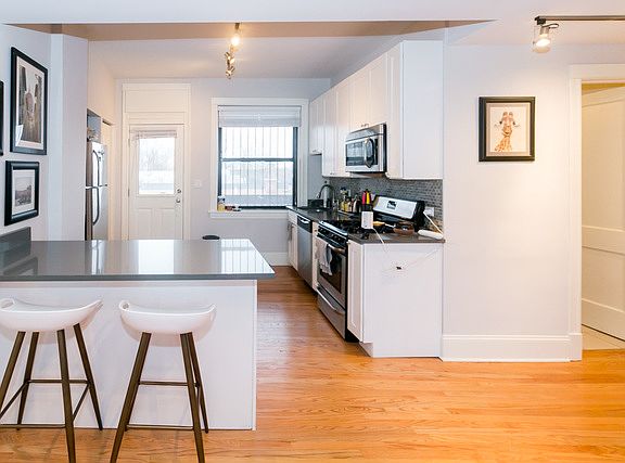 5th image of 3141 W Wellington Ave #2