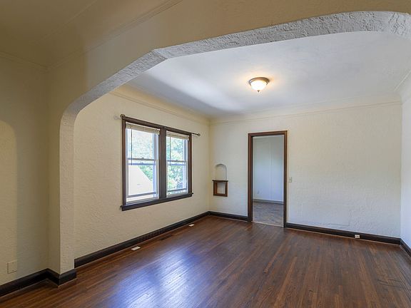 4th image of 3845 Chicago Ave APT 6