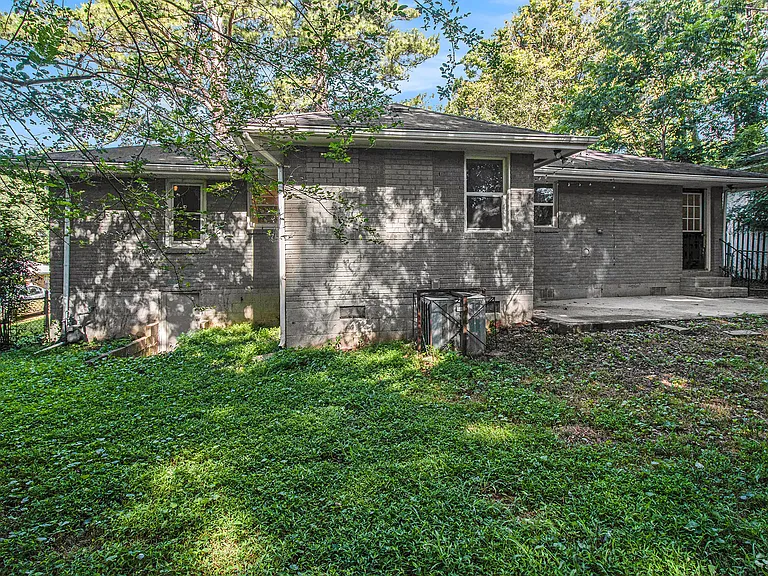 1686 Derrill Dr — Photo 26