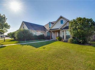 609 Aspen St, Pilot Point, TX 76258