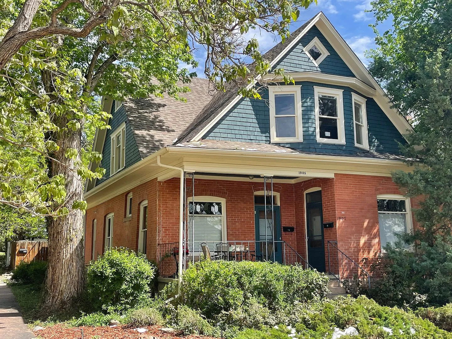 Sunny Whittier Neighborhood 1Bd+ in Victorian Triplex Near Pearl Street — Photo 1
