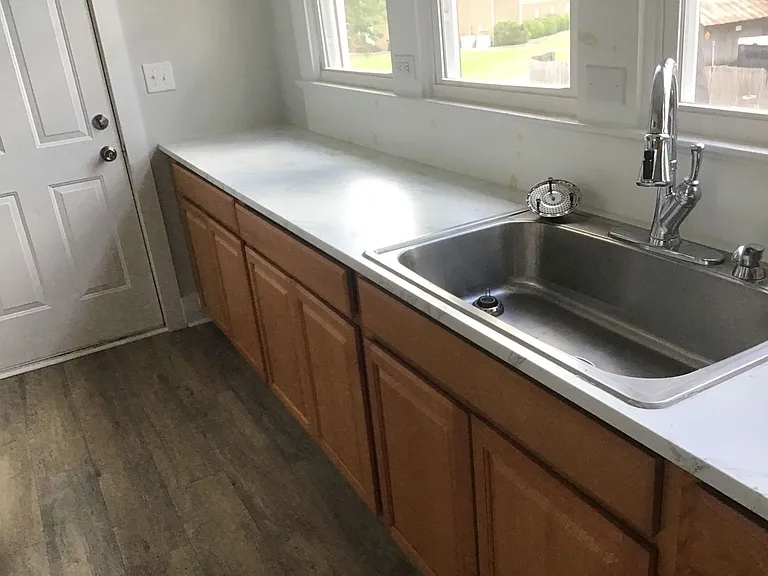 607 N High St — Photo 5