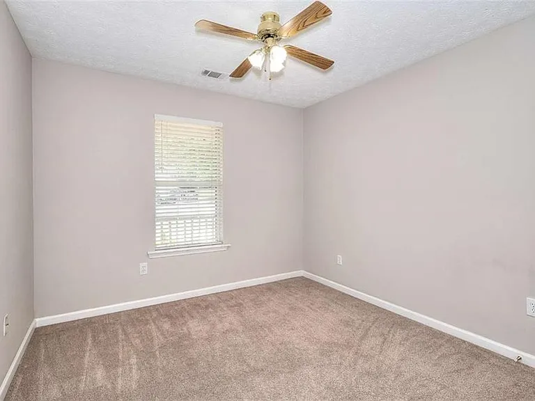 4160 Janel Ln — Photo 5