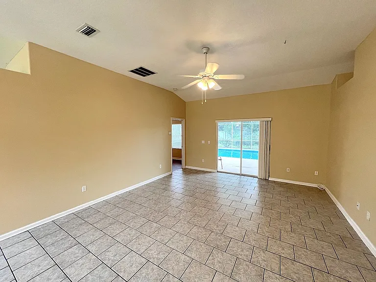 122 Parkview Dr — Photo 8