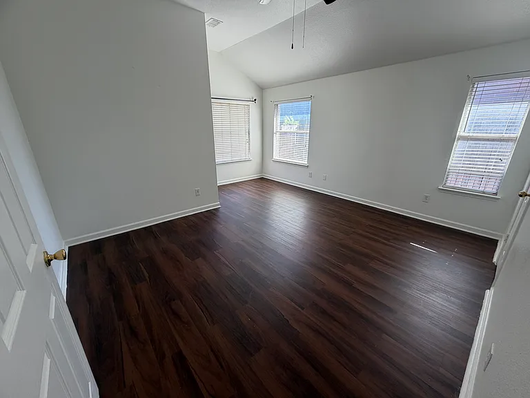 12933 Honey Locust Cir — Photo 12