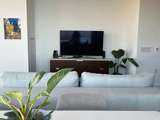 Rented by Gulai Wang, LREB | media 6
