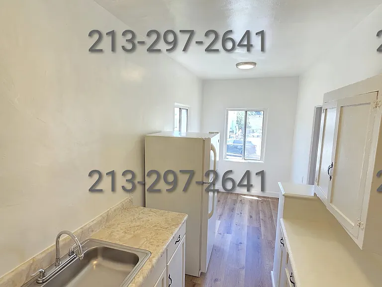 118 S Lake St #1 — Photo 6