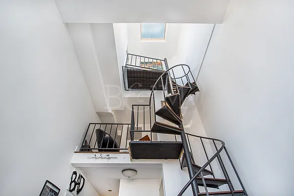 Sold by Brick&Mortar | media 17