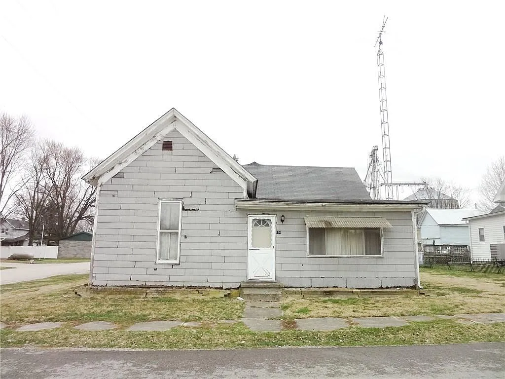 114 N Pillsbury St photo 1