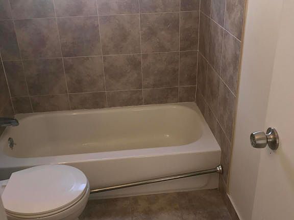 5th image of 49 Dawson Ct