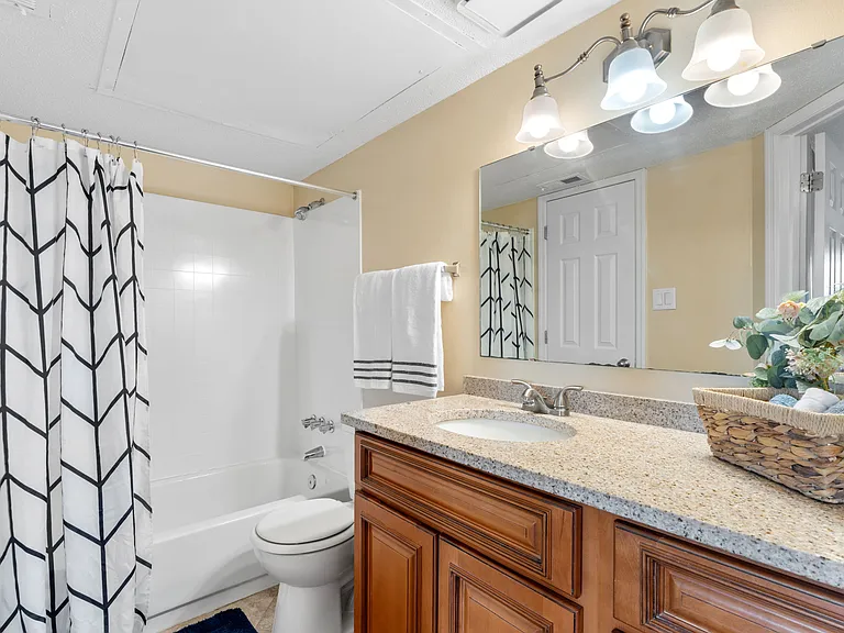 The Pawn - 1 Bed / 1 Bath - 631-661 Sq.Ft.