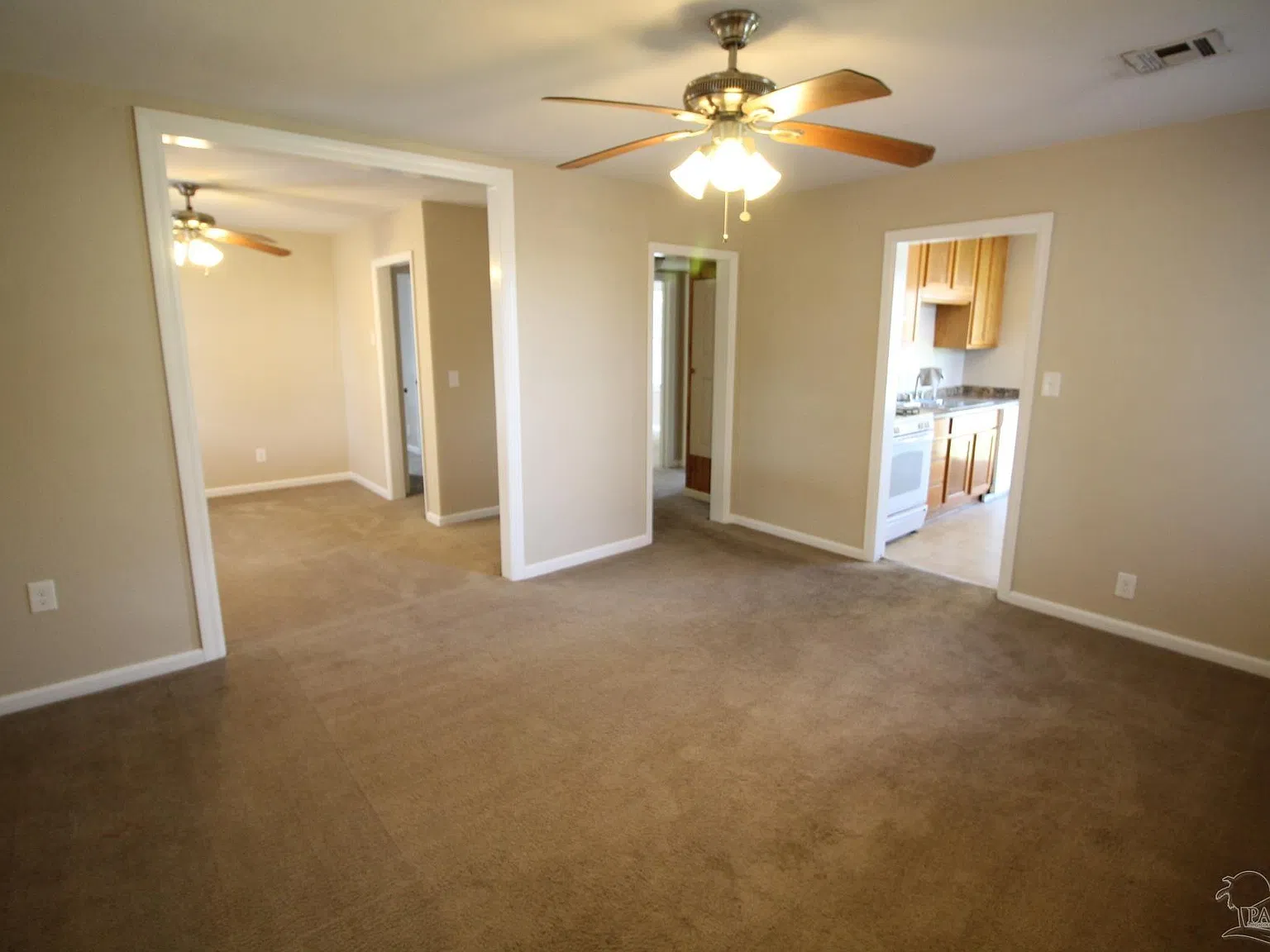 2 bed, 1000 sqft, $1,395 — Photo 4