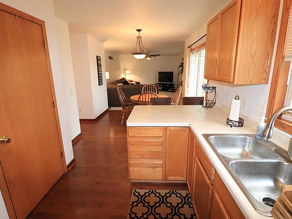 3rd image of 1609 Alpine Dr