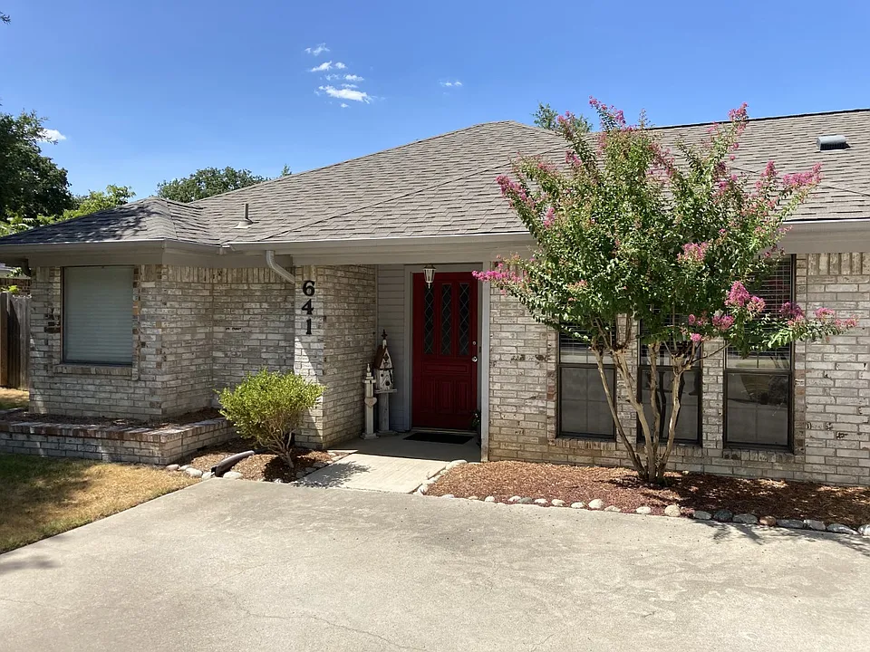 641 Highland Meadows Dr