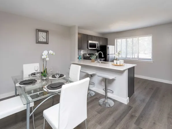 The Glen at Bucks Apartments and Townhomes