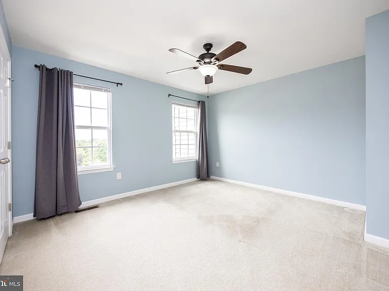253 Fairfield Cir W — Photo 34