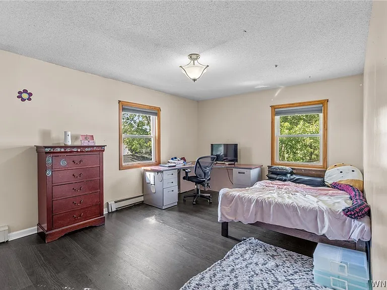 114 Flohr Ave — Photo 27