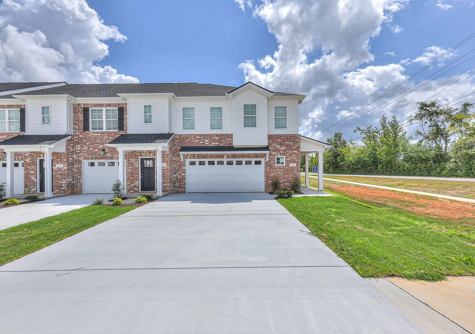 Like New Luxury 3/2.5 Townhome - Move In Specials — Photo 1