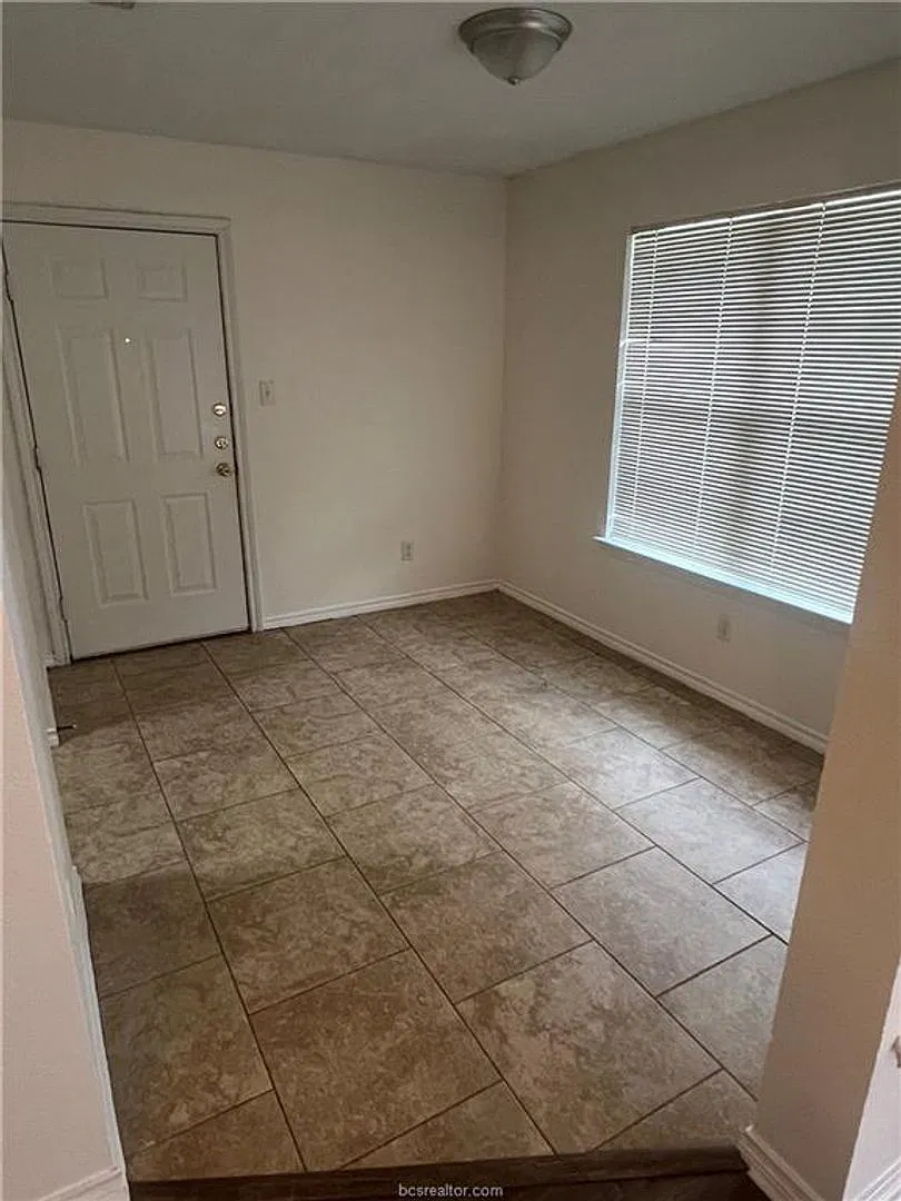 Updated 3/2 Duplex Available August 1, 2027 — Photo 4