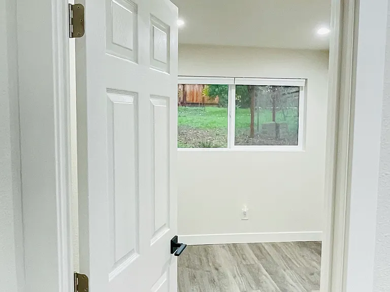 823 Golf Club Cir — Photo 21