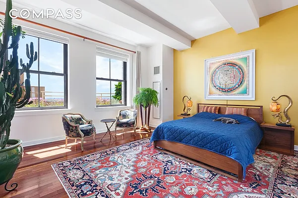 Sold by Compass | media 33