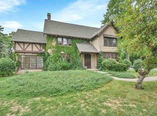 1002 S Monroe Ave, Green Bay, WI 54301