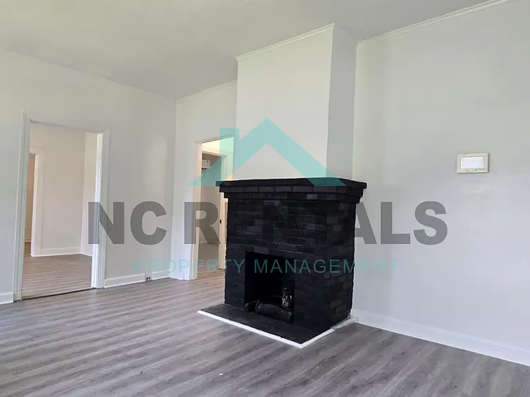 716 S Pine St — Photo 7