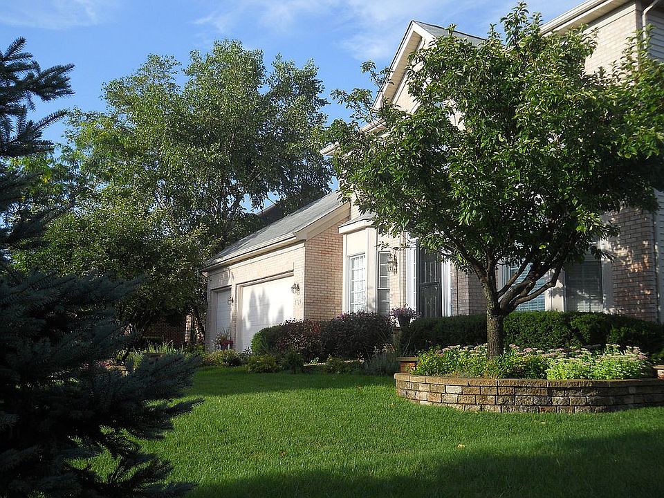 Mature landscaping