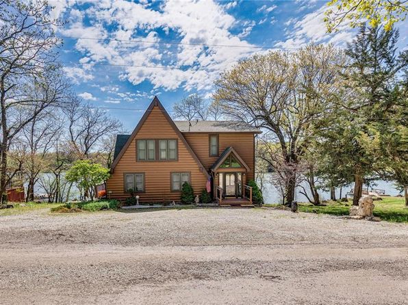 521 W Sugar Lake Dr, Mound City, KS 66056