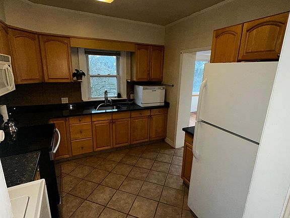 3rd image of 79 Park Ave Floor 2