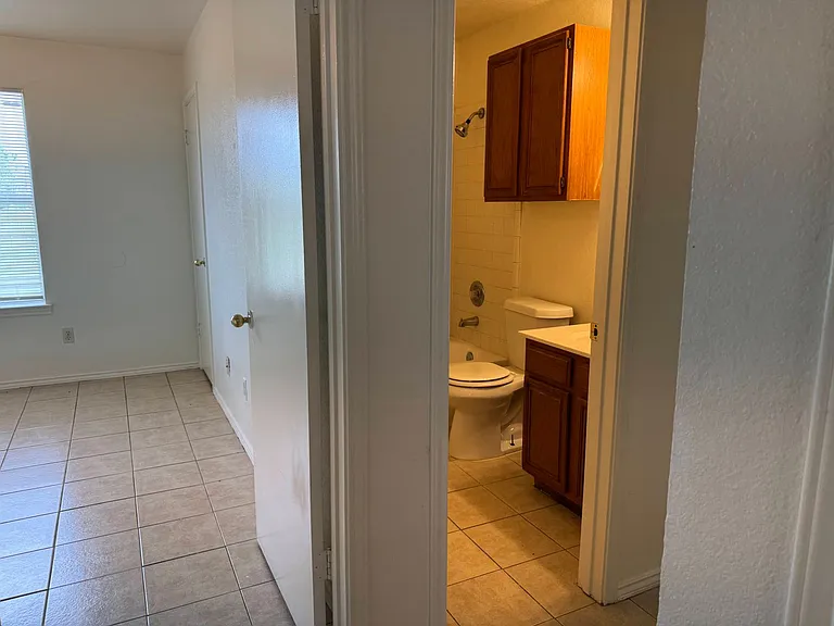 1712 Benttree Dr — Photo 12