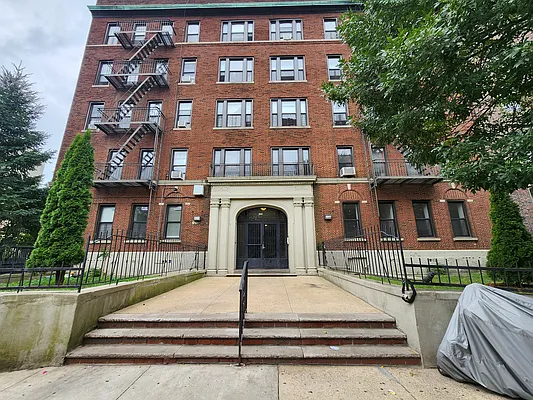 Rented by R New York | media 17