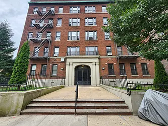 Rented by R New York