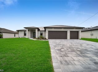 38 NE 8th Place Cpe, Coral, FL 33909