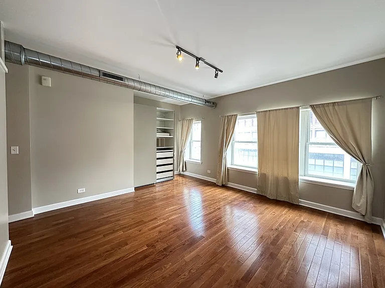 674 N Orleans St #3 — Photo 11