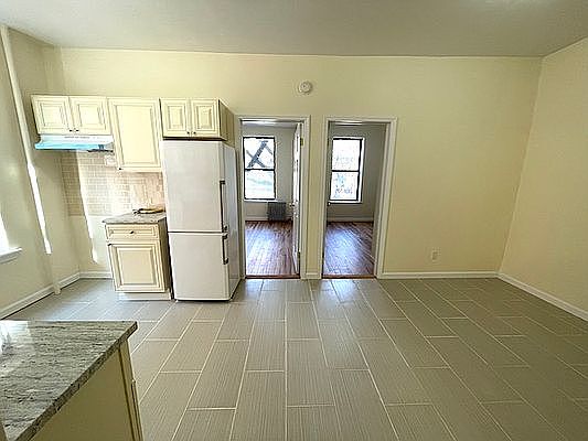 4th image of 2265 27th St APT 2
