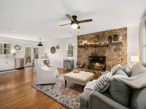 4759 Rocky Point Rd, Cookeville, TN 38506