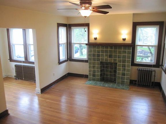 4th image of 2979 Glenmore Ave APT 1