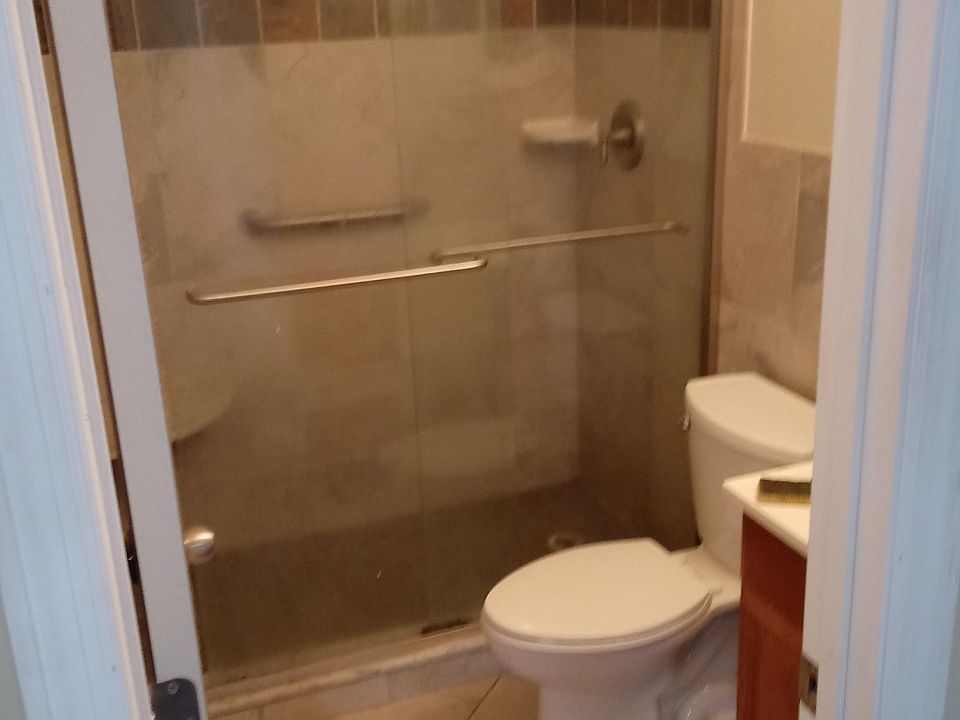 2nd image of 333 SE Martin Ave APT 3-7