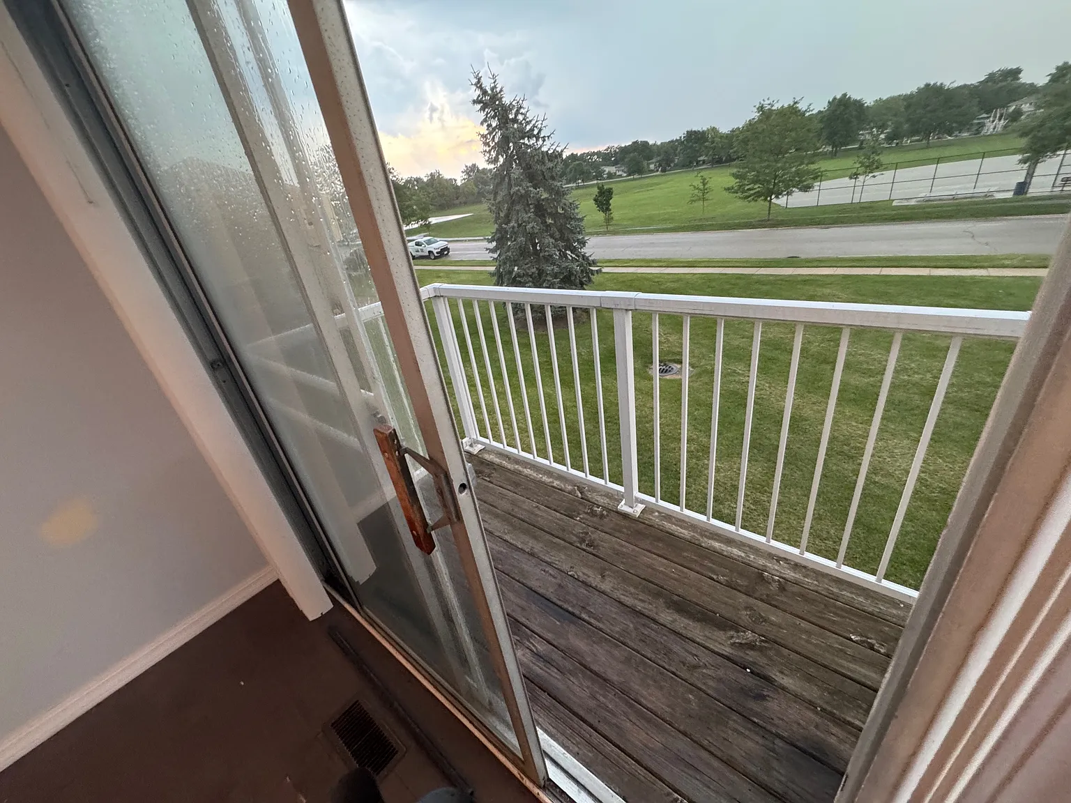 2 bed, 975 sqft, $1,800 — Photo 4